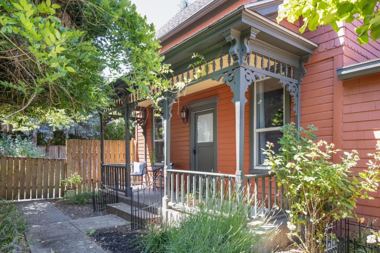 Wynkoop At Carlton: Taste Of Europe, Walk To Wineries, Dog Friendly * Carlton